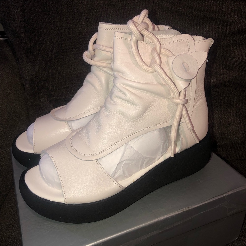 Women shoe